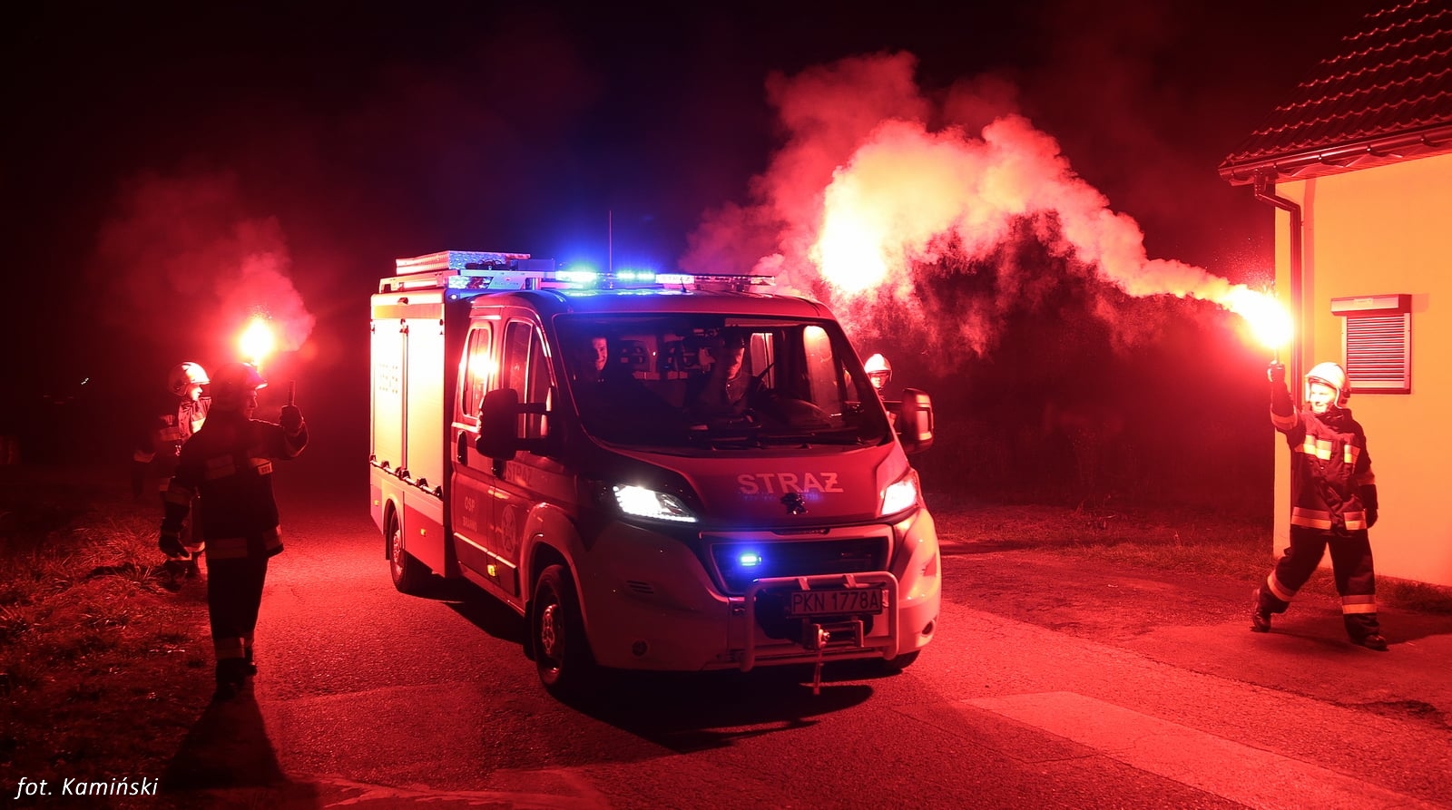 Nowy, lekki samochód ratowniczo - gaśniczy trafił do jednostki OSP w Brannie